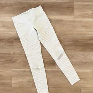 ALO Yoga Cream Leggings